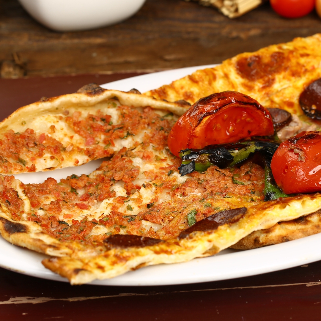 Etli ekmek lunch
